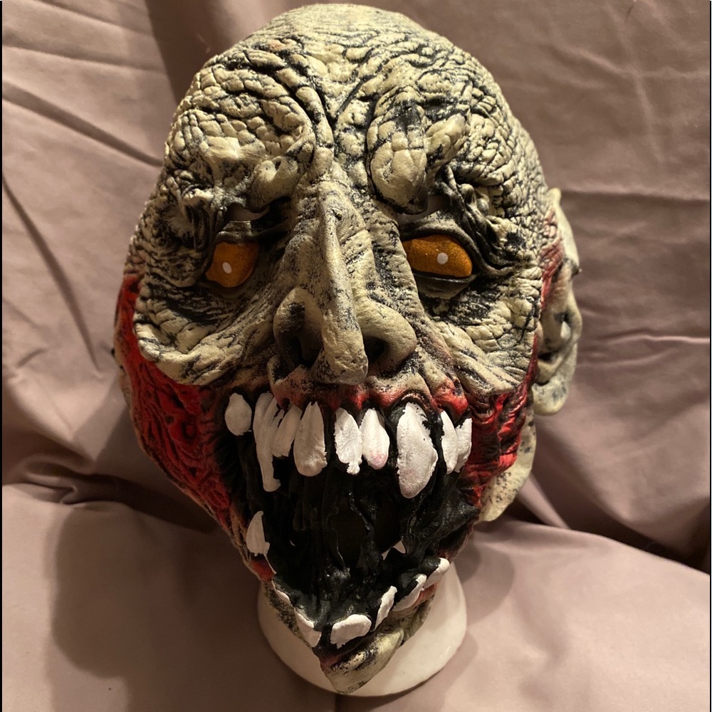Paper Magic Halloween mask
